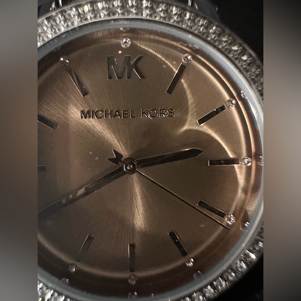 NWOT Michael Kors Womens Corey Three-Hand Silver Tone Stainless Steel Watch 38mm - Picture 3 of 8